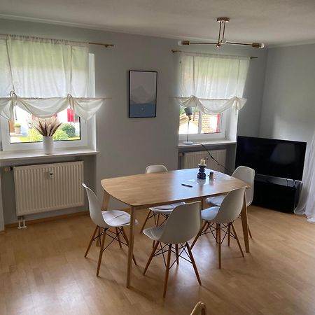 Modern Eingerichtete Wohnung Mit 2 Schlafzimmern Bergen (Bavaria) Exterior foto