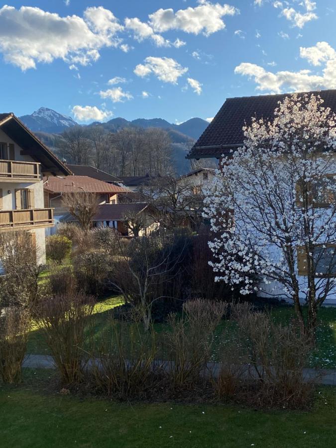 Modern Eingerichtete Wohnung Mit 2 Schlafzimmern Bergen (Bavaria) Exterior foto