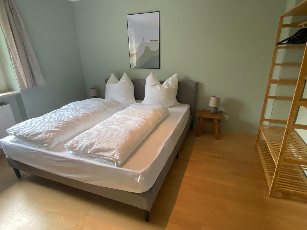 Modern Eingerichtete Wohnung Mit 2 Schlafzimmern Bergen (Bavaria) Exterior foto