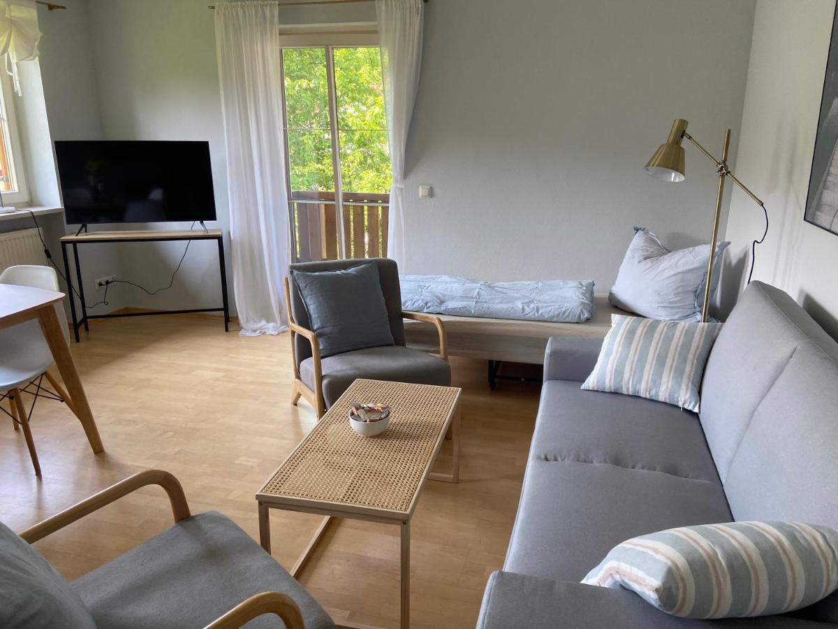Modern Eingerichtete Wohnung Mit 2 Schlafzimmern Bergen (Bavaria) Exterior foto