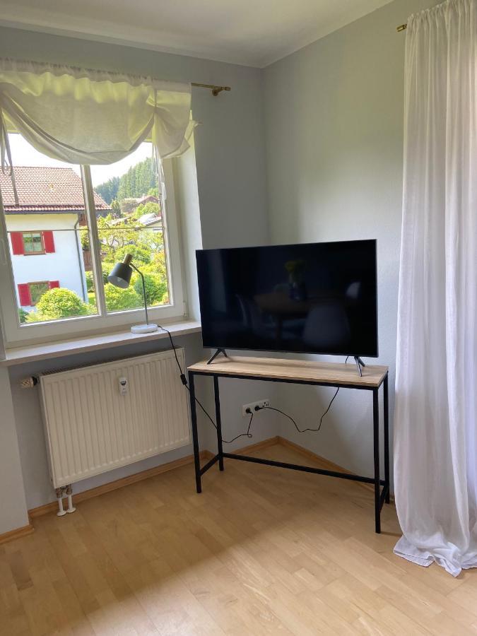 Modern Eingerichtete Wohnung Mit 2 Schlafzimmern Bergen (Bavaria) Exterior foto
